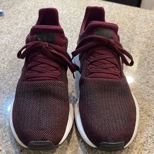 adidas Swift Run Maroon/Black-White